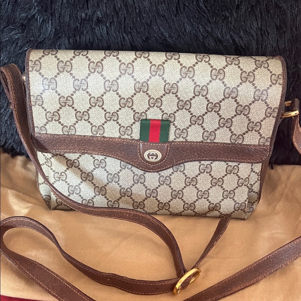 Vintage Gucci Beige and Brown Crossbody Bag with COA!